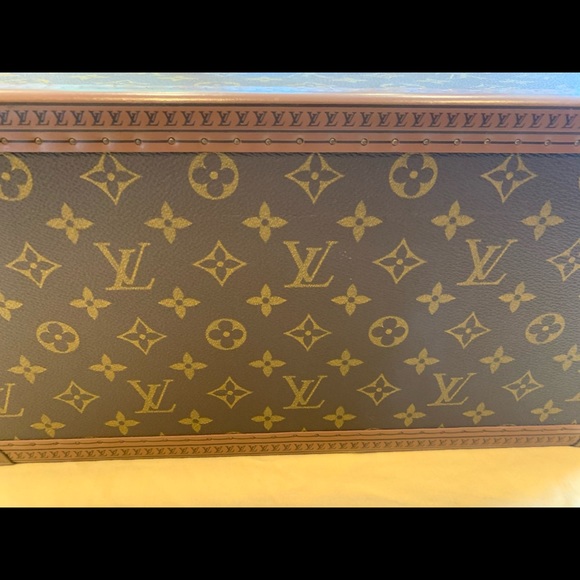 Louis Vuitton Makeup Trunk - Picture 4 of 8